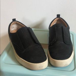 Black Lucky 7.5 sneakers